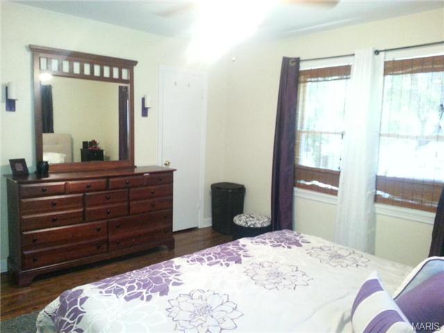 710 Risdon, Saint Louis, MO 63135 photo 13