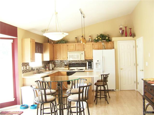 2 Royallmanor Ct, O'fallon, MO 63368 photo 5