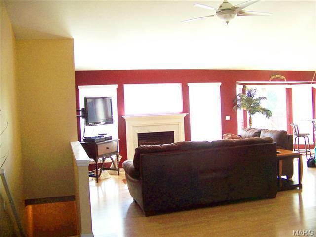 2 Royallmanor Ct, O'fallon, MO 63368 photo 3