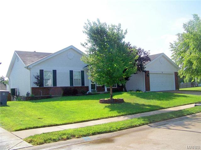 2 Royallmanor Ct, O'fallon, MO 63368 photo 1