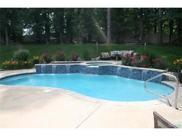 751 Southbrook Forest Ct, Weldon Spring, MO 63304 photo 3