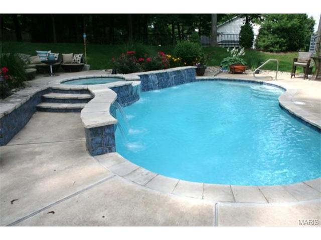 751 Southbrook Forest Ct, Weldon Spring, MO 63304 photo 4