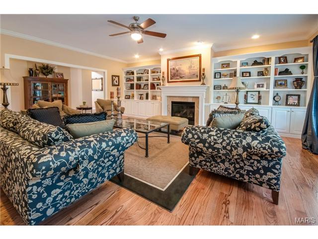 8 Ramsgate Dr, Saint Louis, MO 63132 photo 6