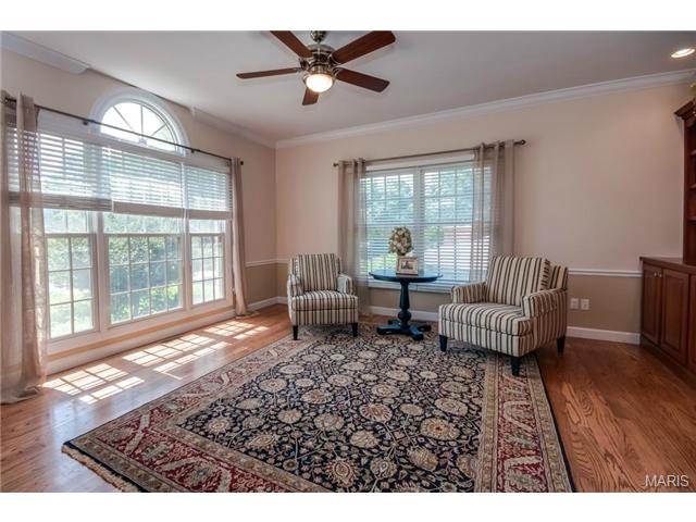 8 Ramsgate Dr, Saint Louis, MO 63132 photo 5
