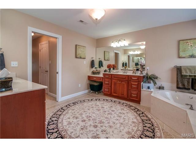 8 Ramsgate Dr, Saint Louis, MO 63132 photo 27