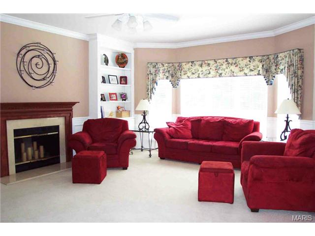 572 Legends View Dr, Eureka, MO 63025 photo 4