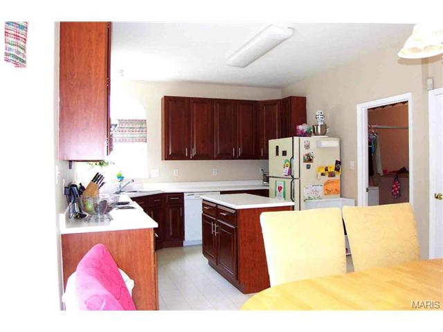 572 Legends View Dr, Eureka, MO 63025 photo 8