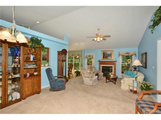 1122 Villa Flora Dr, O'fallon, MO 63366 photo 3