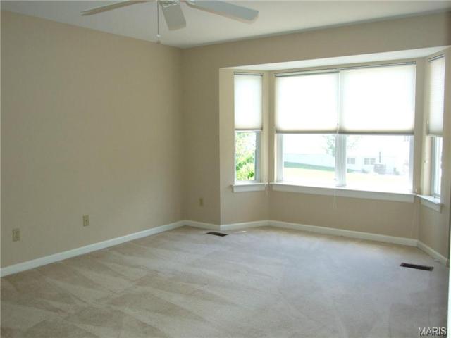 656 Hawk Run Dr, O'fallon, MO 63368 photo 8