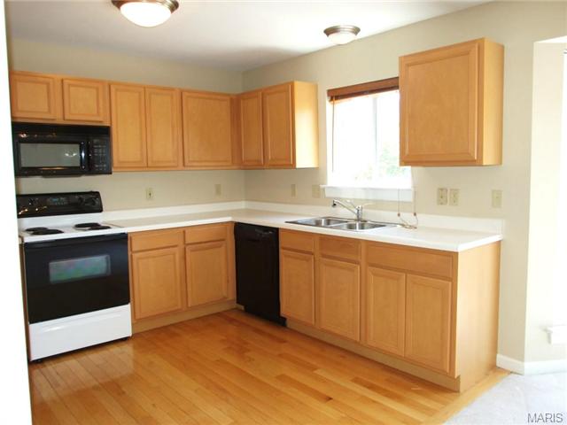 656 Hawk Run Dr, O'fallon, MO 63368 photo 4