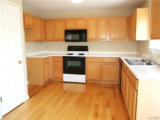 656 Hawk Run Dr, O'fallon, MO 63368 photo 5