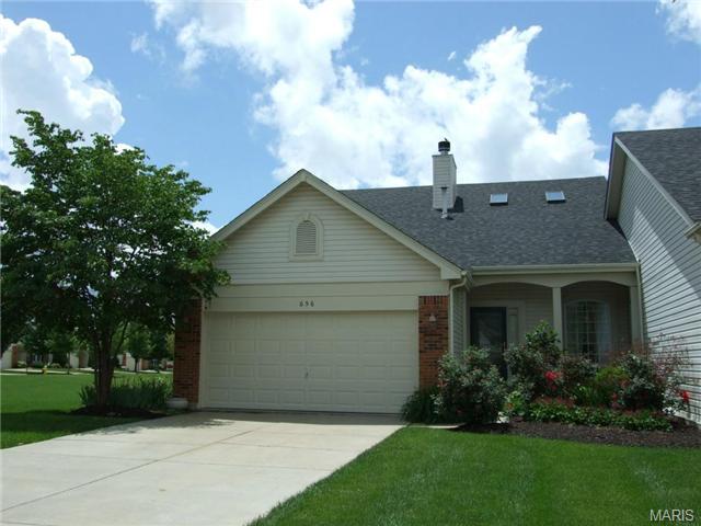 656 Hawk Run Dr, O'fallon, MO 63368 photo 1