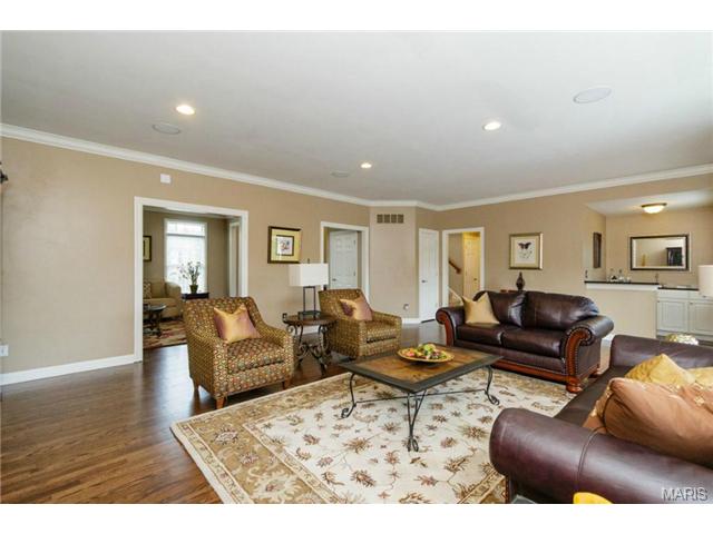 352 Pine Bend Dr, Chesterfield, MO 63005 photo 9