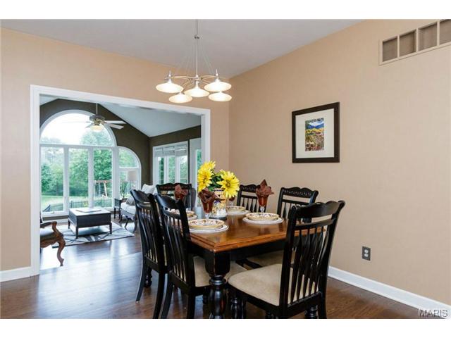 352 Pine Bend Dr, Chesterfield, MO 63005 photo 15