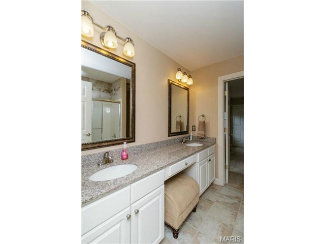 352 Pine Bend Dr, Chesterfield, MO 63005 photo 32