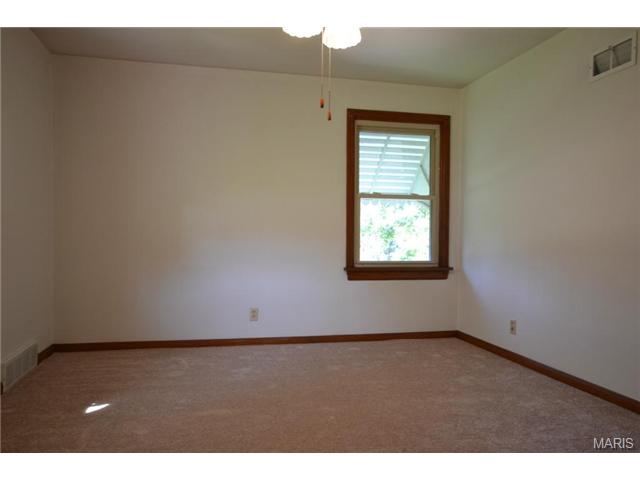 4055 Locke Ave, Bridgeton, MO 63044 photo 10