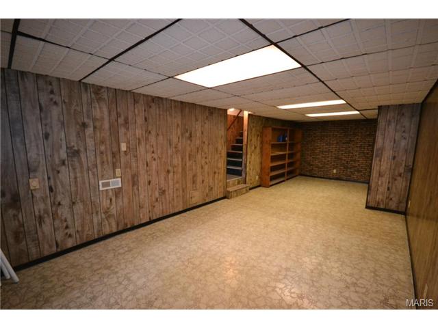 4055 Locke Ave, Bridgeton, MO 63044 photo 13
