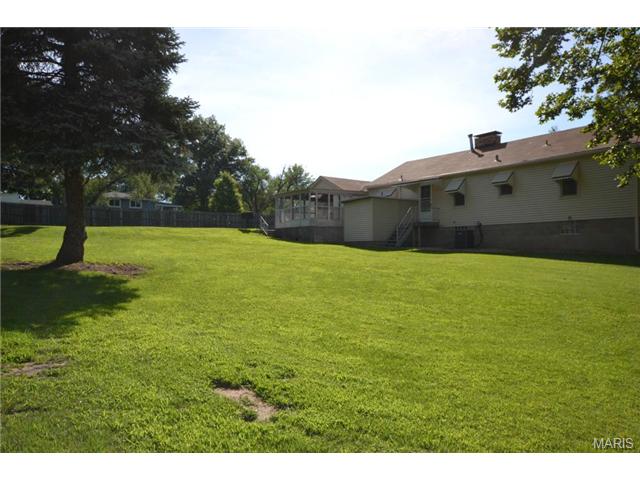 4055 Locke Ave, Bridgeton, MO 63044 photo 16