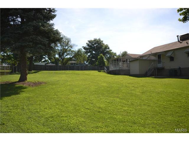 4055 Locke Ave, Bridgeton, MO 63044 photo 15