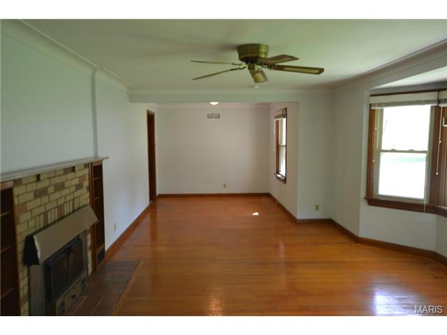 4055 Locke Ave, Bridgeton, MO 63044 photo 3
