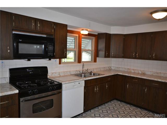 4055 Locke Ave, Bridgeton, MO 63044 photo 6