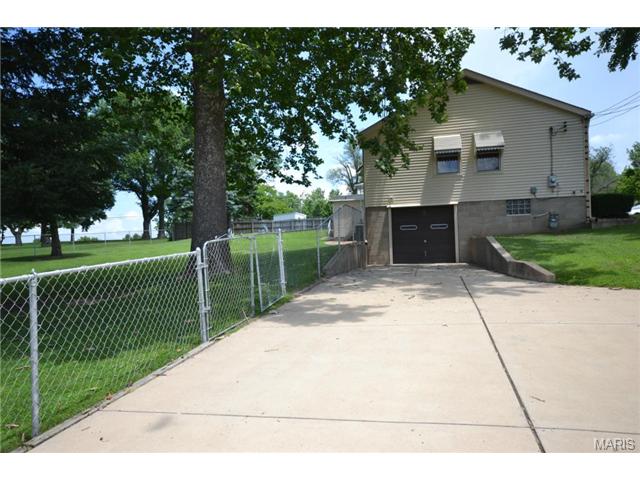 4055 Locke Ave, Bridgeton, MO 63044 photo 19