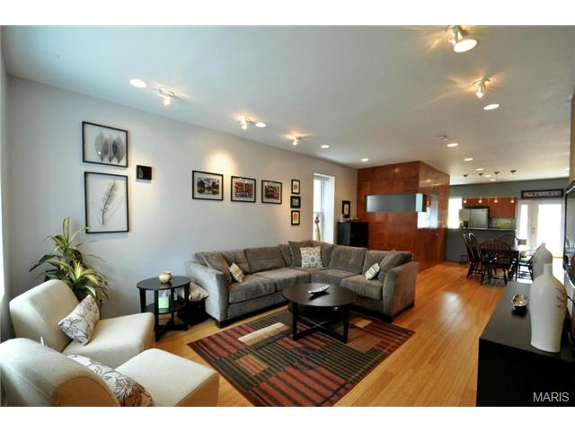 5328 Devonshire Ave, Saint Louis, MO 63109 photo 4