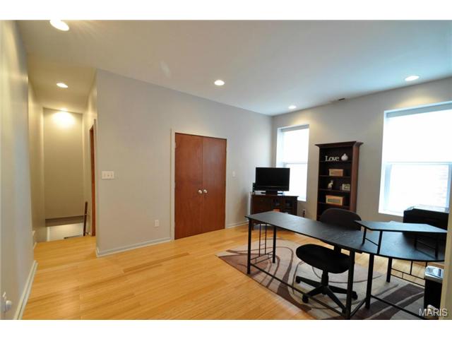 5328 Devonshire Ave, Saint Louis, MO 63109 photo 18