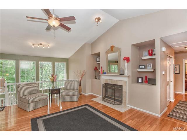 1258 Richland Mdws, Ballwin, MO 63021 photo 9