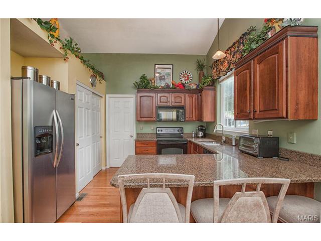 1258 Richland Mdws, Ballwin, MO 63021 photo 7