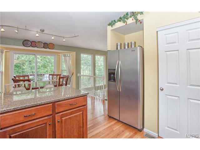 1258 Richland Mdws, Ballwin, MO 63021 photo 6