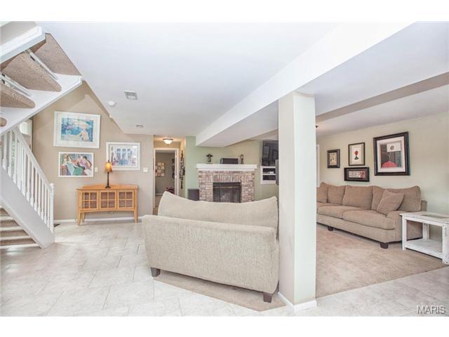 1258 Richland Mdws, Ballwin, MO 63021 photo 36
