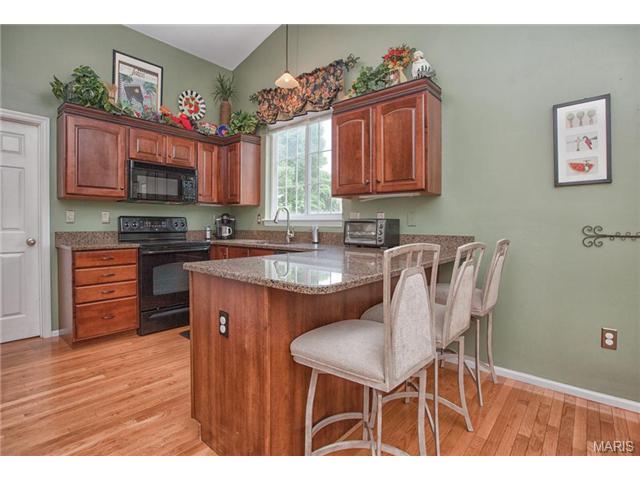 1258 Richland Mdws, Ballwin, MO 63021 photo 4