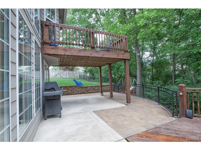 1258 Richland Mdws, Ballwin, MO 63021 photo 46