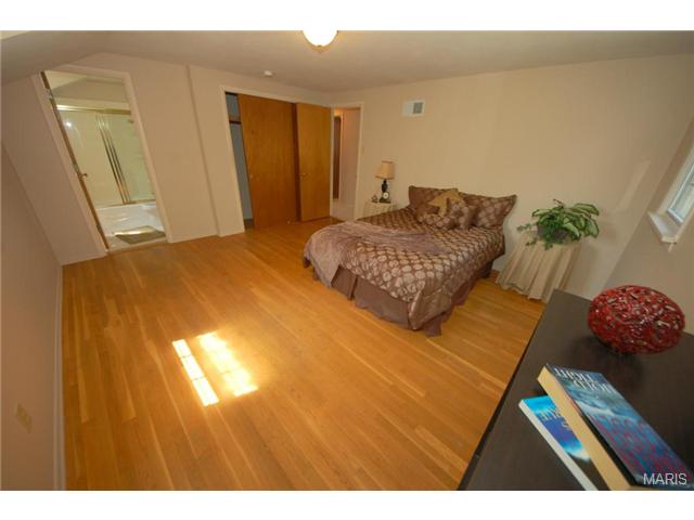 641 Chartier Dr, Saint Louis, MO 63135 photo 10