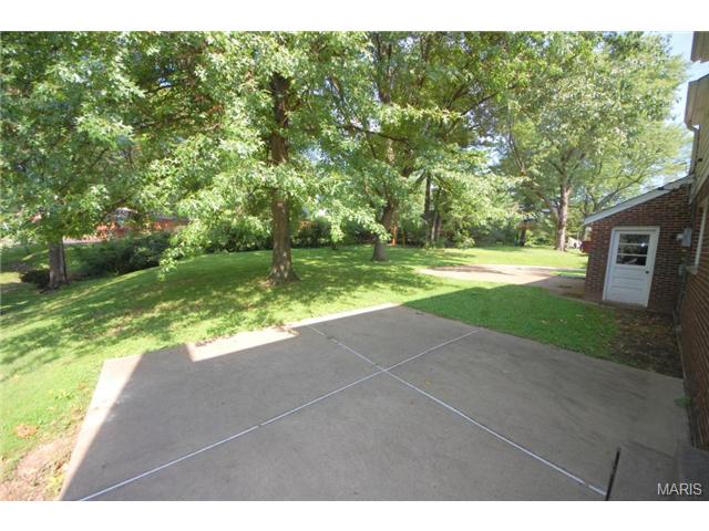 641 Chartier Dr, Saint Louis, MO 63135 photo 17