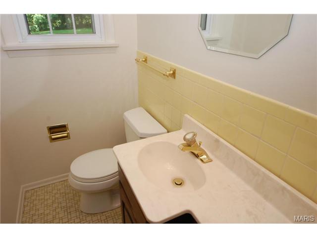 641 Chartier Dr, Saint Louis, MO 63135 photo 2