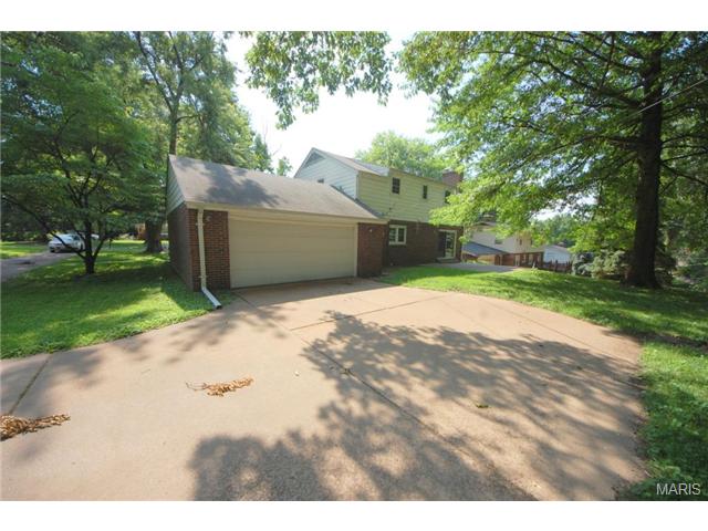 641 Chartier Dr, Saint Louis, MO 63135 photo 16