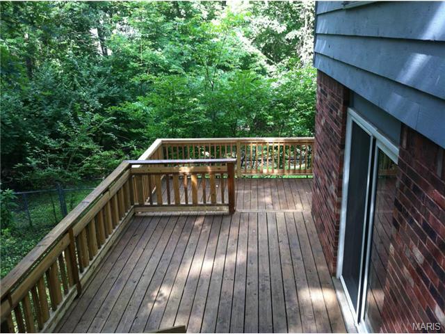 500 Clayworth, Ballwin, MO 63011 photo 3