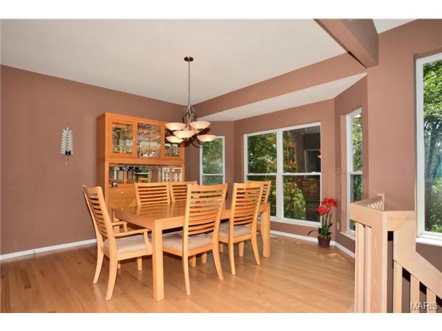 938 Timber Glen Ln, Ballwin, MO 63021 photo 9