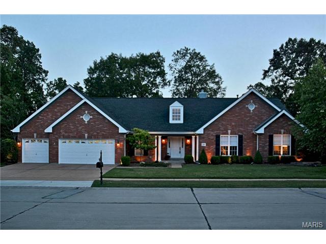 938 Timber Glen Ln, Ballwin, MO 63021 photo 2