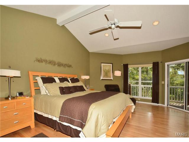 938 Timber Glen Ln, Ballwin, MO 63021 photo 11