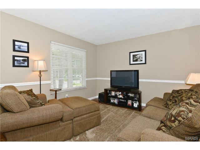 70 White Doe, Eureka, MO 63025 photo 2