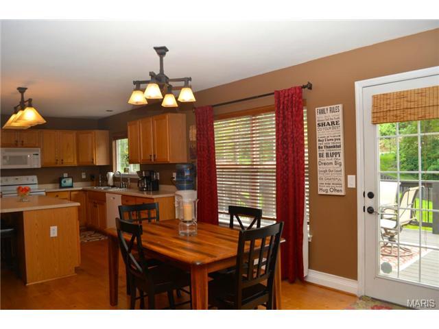 806 Emerald Oaks Ct, Eureka, MO 63025 photo 2