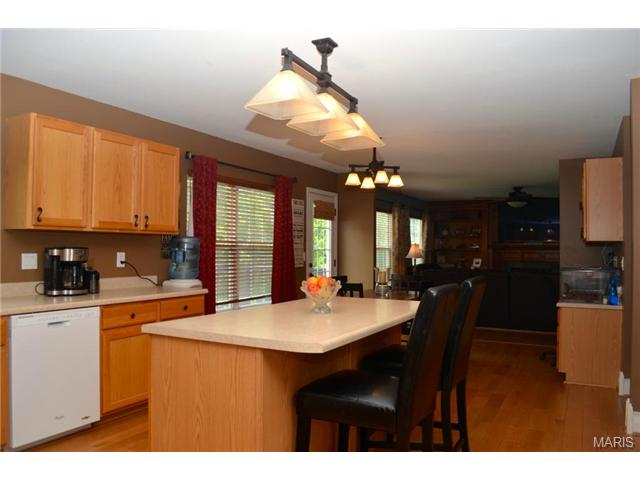 806 Emerald Oaks Ct, Eureka, MO 63025 photo 6