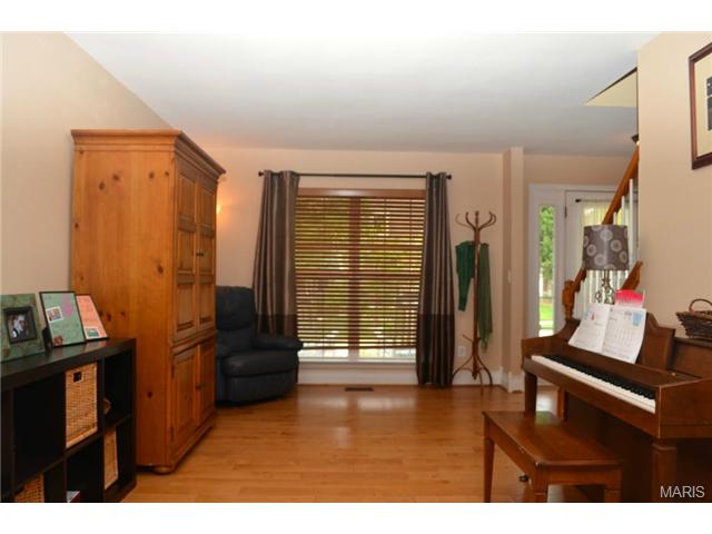 806 Emerald Oaks Ct, Eureka, MO 63025 photo 10
