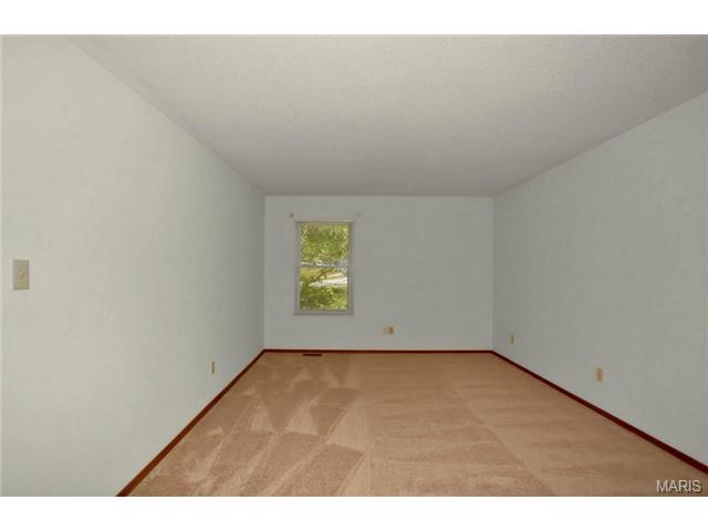 1012 Pocono Trl, Ballwin, MO 63021 photo 9