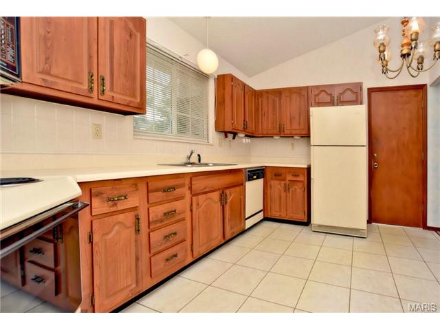 1012 Pocono Trl, Ballwin, MO 63021 photo 7
