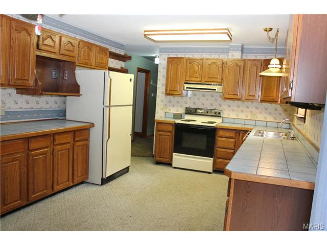 112 Maple Ln, Ballwin, MO 63011 photo 9