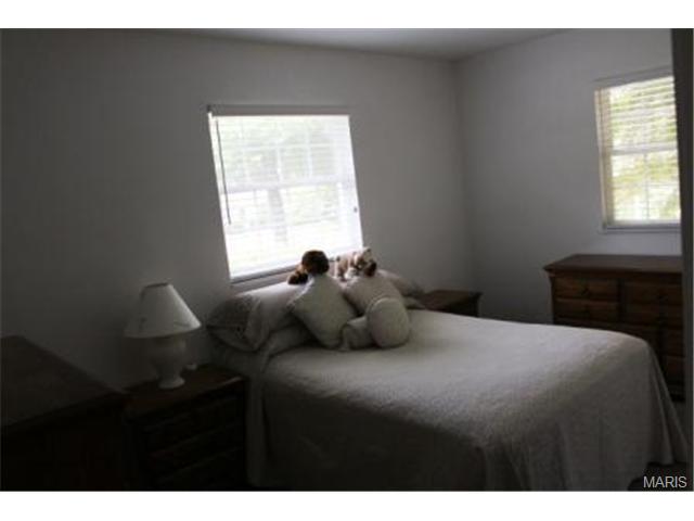 246 Howard Dr, Ballwin, MO 63021 photo 13